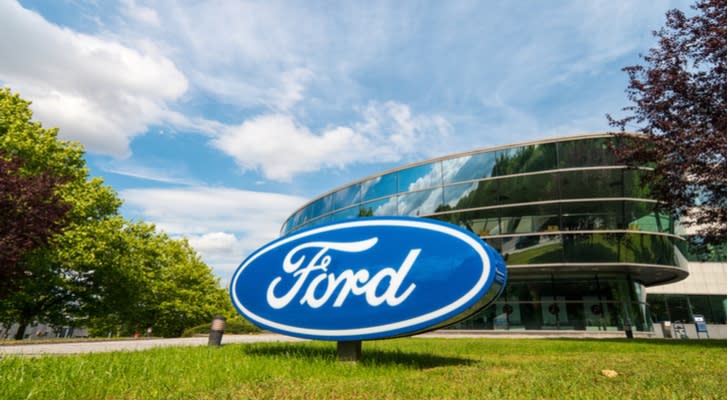 Ford Stock Needs To Hold $9.50 To Punch The Gas And Race Higher