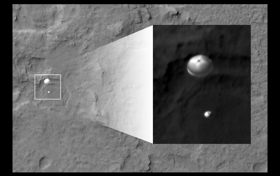 Mars rover sends incredible photos