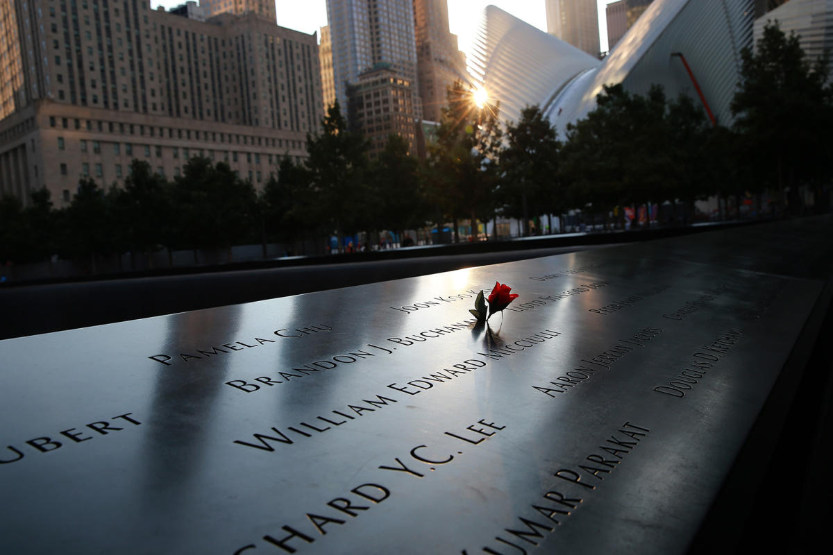 File:World trade center new york city from hudson august 26 2000