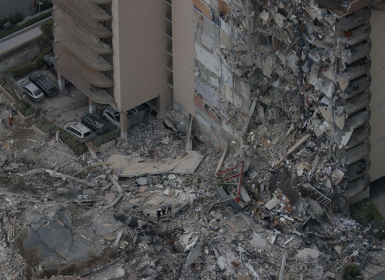 En fotos: impactantes imágenes del edificio que se derrumbó en Miami