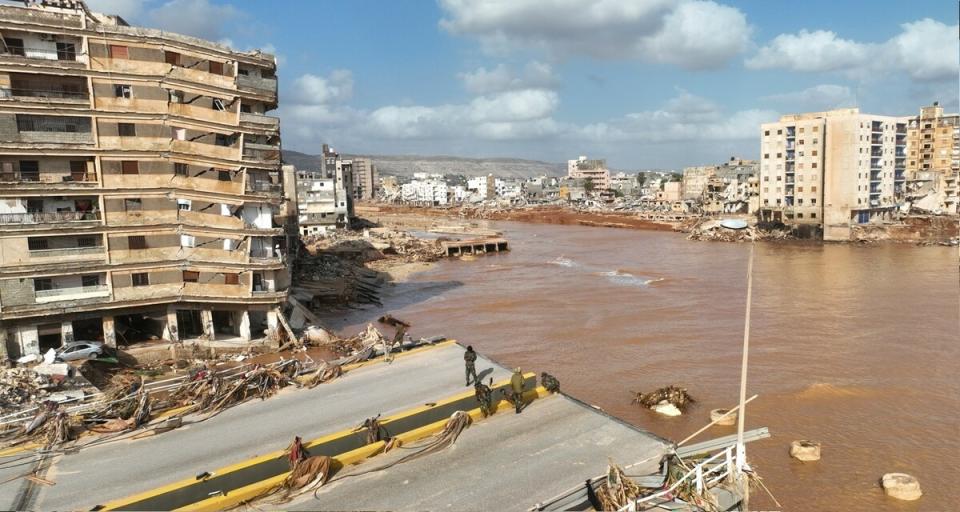 利比亞洪災死亡人數已經高達5300人，目前還有上萬人失蹤。   圖：美聯社／達志影像