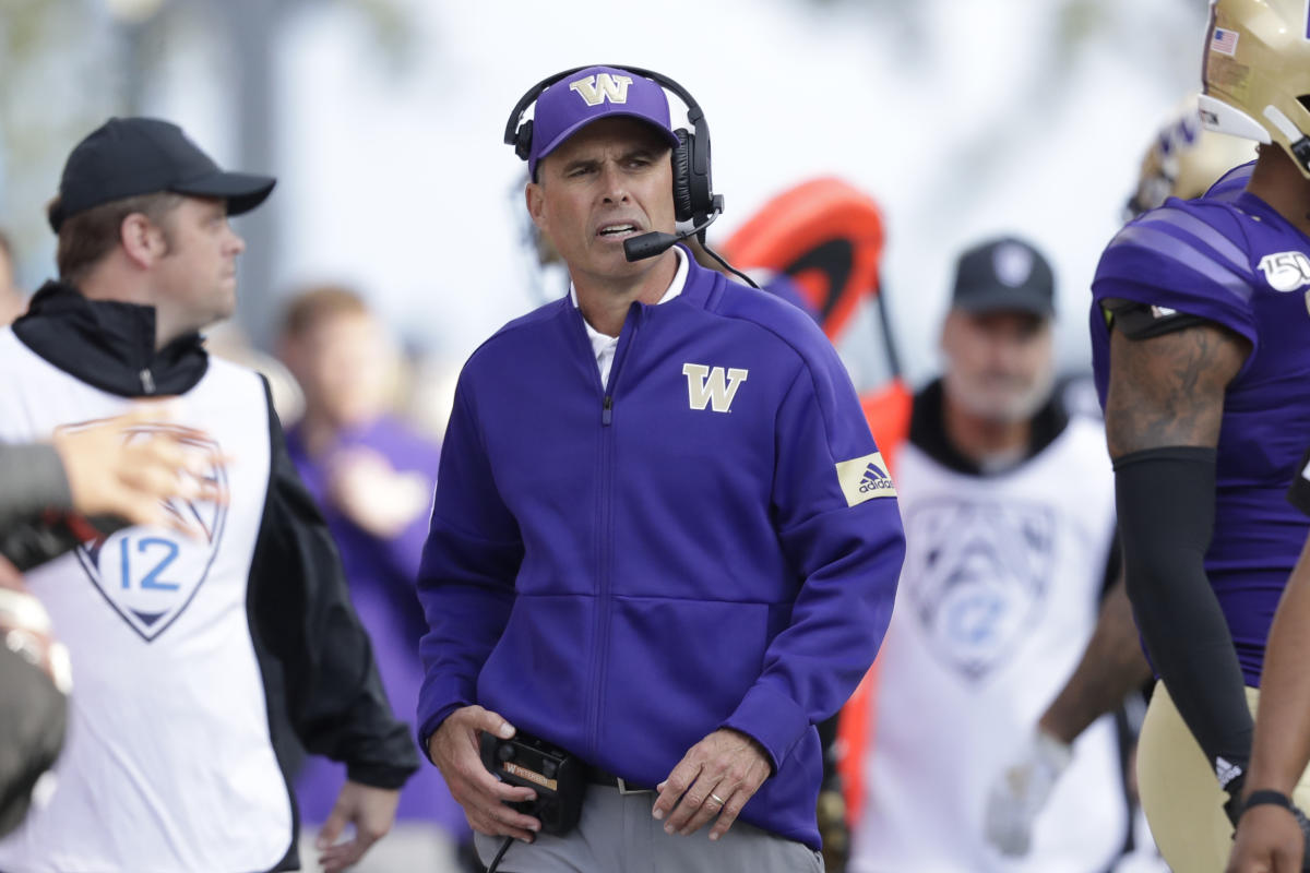 Why did Washington's Chris Petersen walk away?