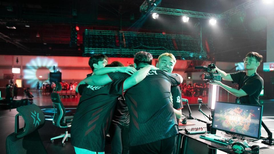 Bleed Esports celebrate their 2-1 win against BOOM Esports at the Semifinals match of the VCT Ascension Pacific. (Photo: Riot Games)