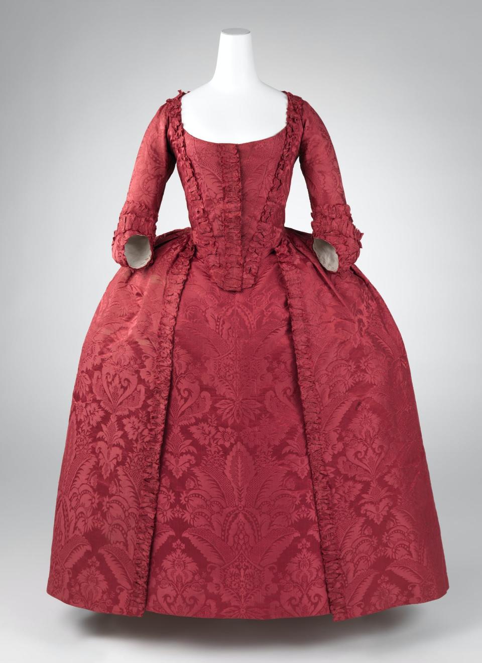 The <em>robe à l’anglaise</em> had fitted back pleats and was tighter compared to its French counterpart. <a href="https://www.metmuseum.org/art/collection/search/771113" rel="nofollow noopener" target="_blank" data-ylk="slk:The Met/Purchase, Irene Lewisohn Bequest, 2018;elm:context_link;itc:0;sec:content-canvas" class="link ">The Met/Purchase, Irene Lewisohn Bequest, 2018</a>