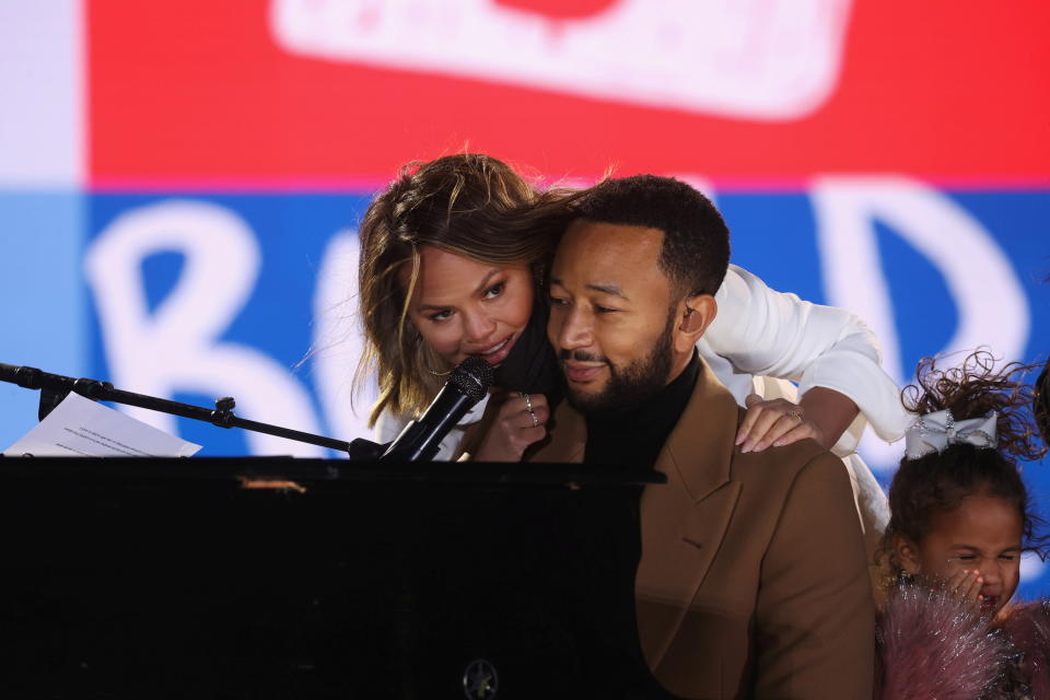 John Legend performs alongside Chrissy Teigen and family in Philadelphia, ahead of remarks by Kamala Harris on the eve of the 2020 presidential election. (Photo: Reuters/Jonathan Ernst)