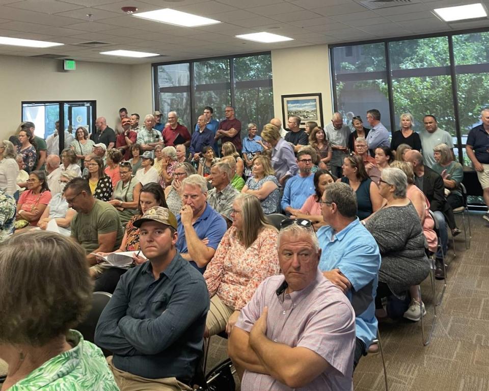 Dozens of Sunyslope-area residents filled the room Wednesday at a Canyon County Commission public hearing in the county’s Administration Building in Caldwell. They were there to watch and to testify about a proposed 5,000-seat concert venue on Idaho 55 in the Sunnyslope region southwest of Caldwell.