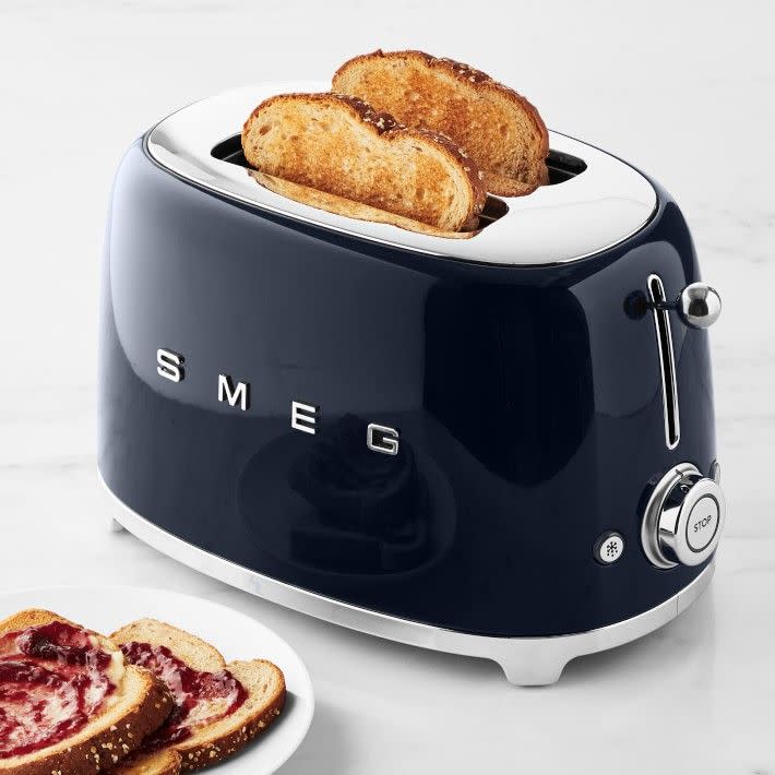 5) Smeg 2-Slice Toaster