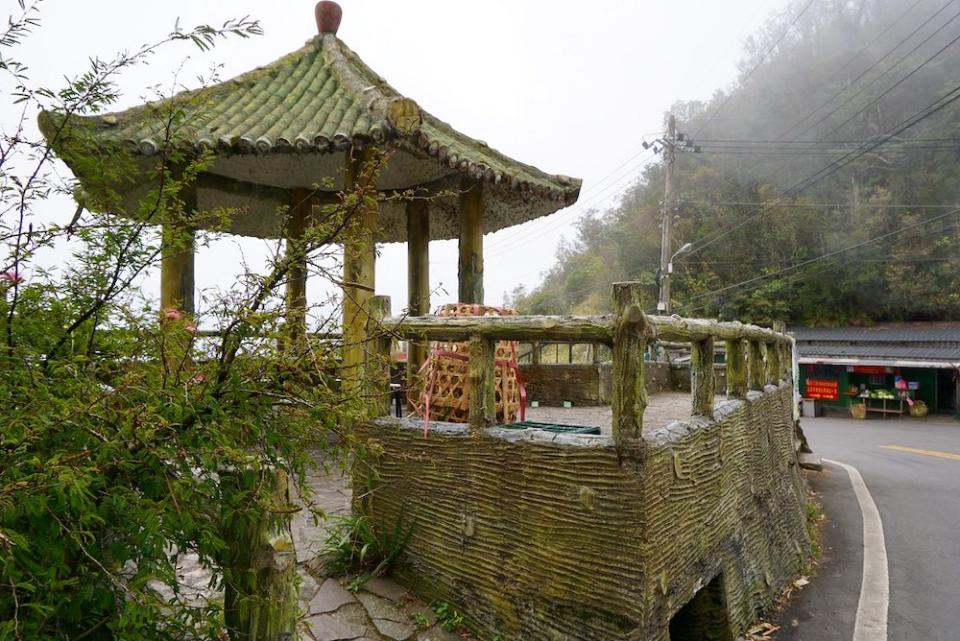 山巒與雲海的壯闊景觀皆能收進眼底(Photo via Wikimedia, by 禮名畫的生活旅遊日記 FB, License: CC0 1.0，圖片來源：https://www.flickr.com/photos/8628250@N08/22669758103)