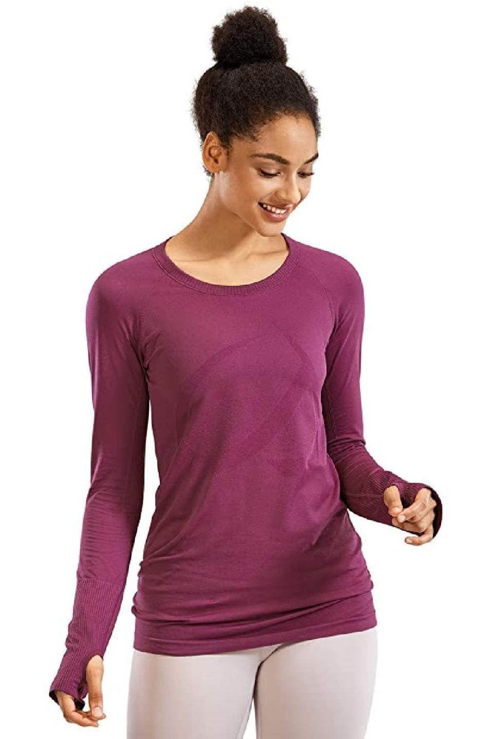 15) Women's Seamless Athletic Long Sleeves