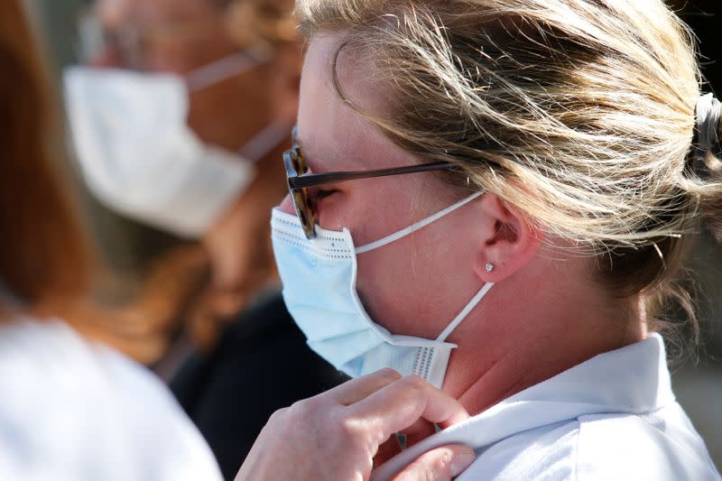 Hospital workers pay last homage to popular country doctor in Villers-Outreaux