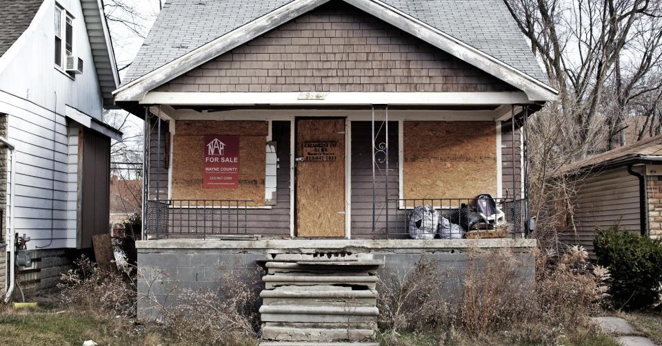 <p>15 houses in Detroit, where the median home value is $50,374. (Getty Images) </p>