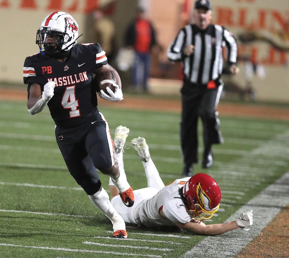 Massillon's Willtrell Hartson breaks away for a touchdown during last year's Division II playoff win over Big Walnut.