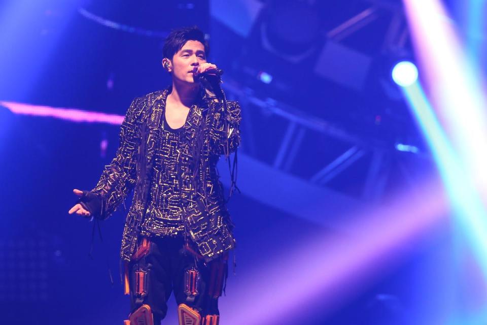 周杰倫在台北小巨蛋連開4場「地表最強」演唱會，砸下1.8億台幣製作成本打造。