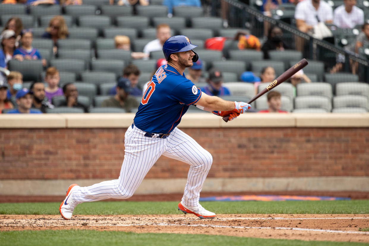 Pete Alonso #20 of the New York Mets is a top fantasy baseball first baseman