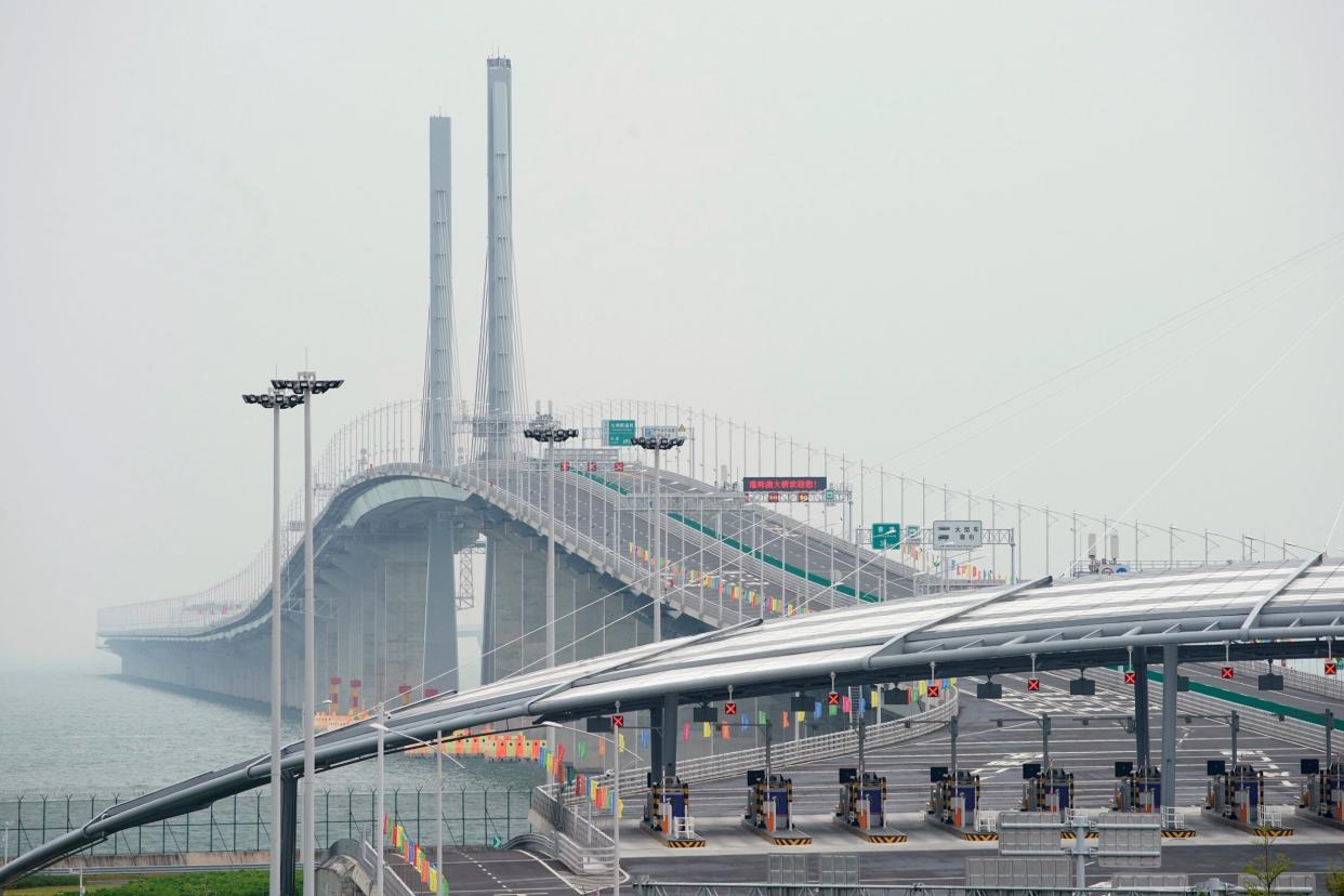 Hong Kong-Zhuhai-Macau bridge: REUTERS