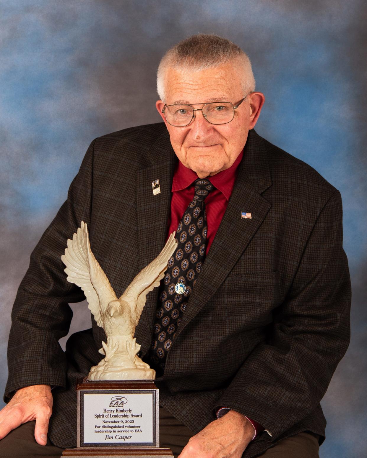 Jim Casper of Oshkosh recently received the Henry Kimberly Spirit of Leadership Award during the EAA Halls of Fame banquet for his four decades of contributions to EAA.