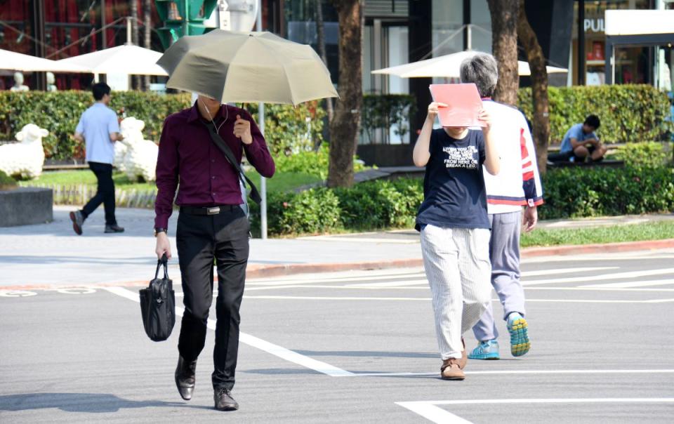 ▲今晚將變天！首波鋒面挾帶水氣　北部東北部轉濕冷。（圖／NOWnews資料照）