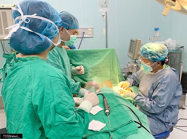 南投醫院整形外科呂明川醫師手術示意圖，非文中病人。（圖：南投醫院提供）