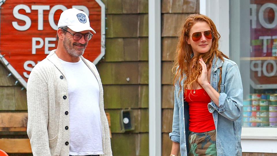 <p>Jon Hamm and girlfriend Anna Osceola grab a bite in The Hamptons, New York, on Aug. 1 with their pup in tow.</p>