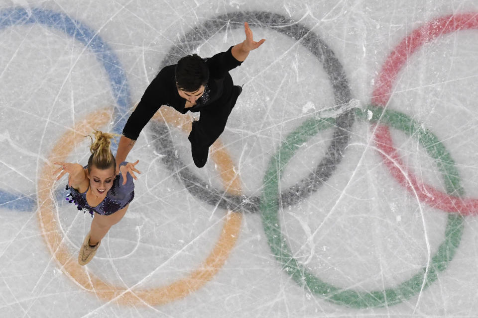 USA’s Madison Hubbell and Zachary Donohue compete in the ice dance short dance of the figure skating event during the Pyeongchang 2018 Winter Olympic Games. (Getty Images)