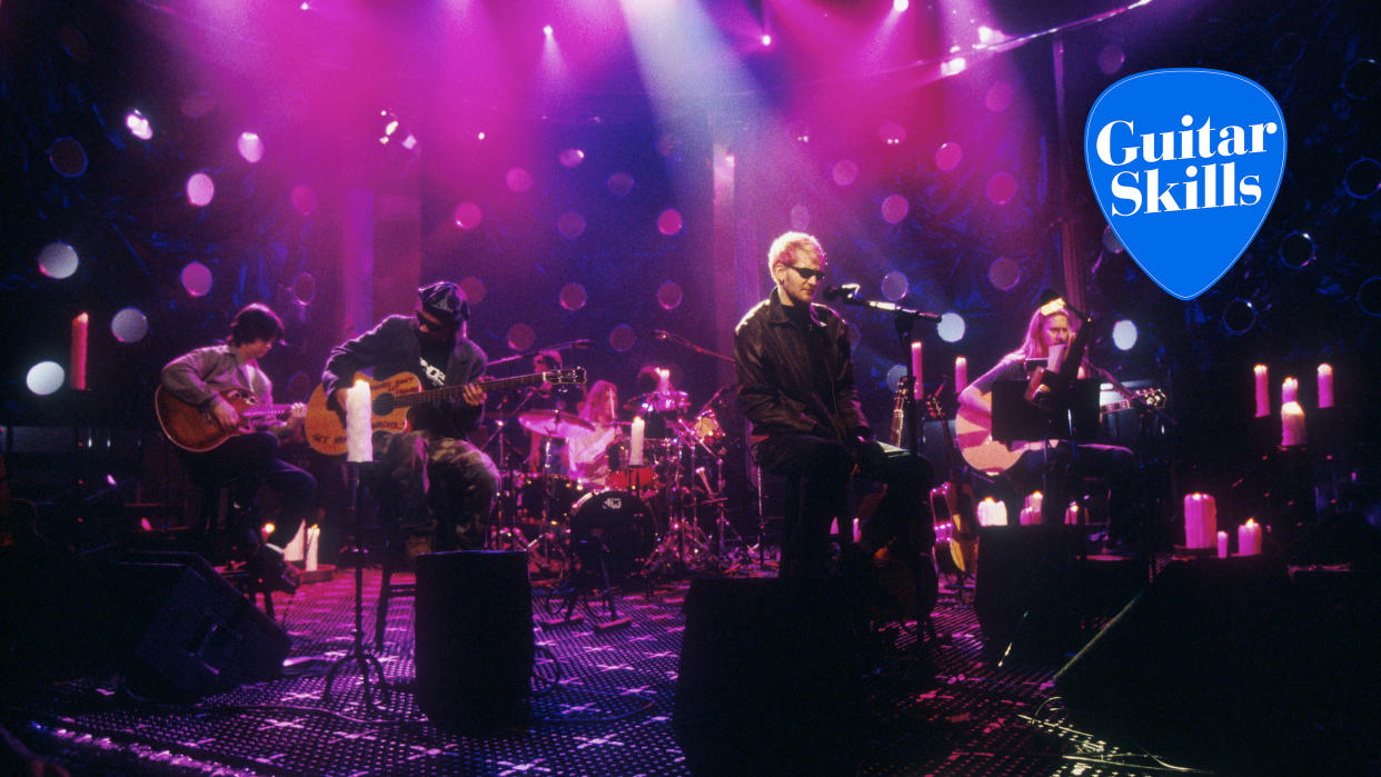  Layne Staley, lead singer of Alice In Chains performing on MTV Unplugged in 1996 . 