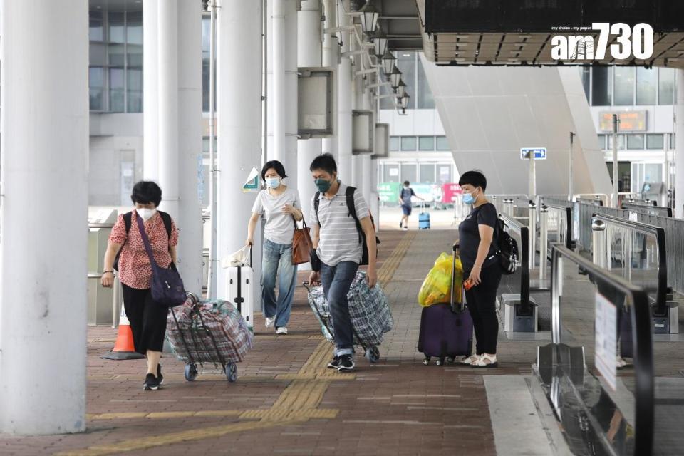 《香港衛視》報道引述消息指，內地明年1月3日將撤銷入境人士檢疫要求。(資料圖片／林俊源攝)