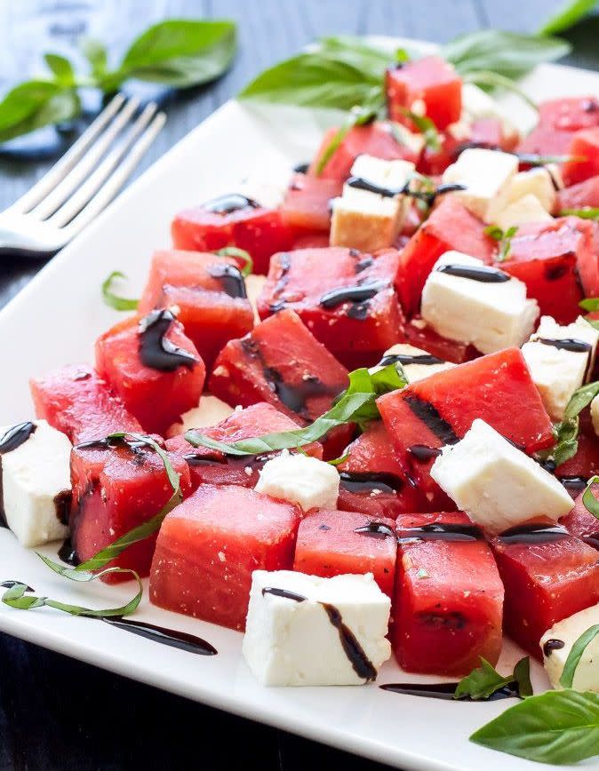 Salade pastèque, feta, et basilic