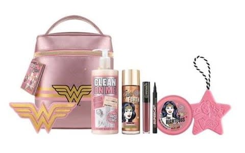 soap and glory wonder woman gift set