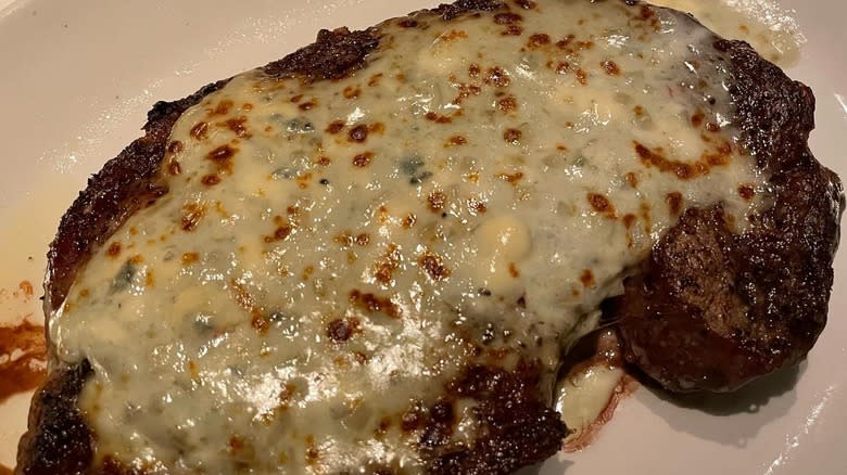 steak with blue cheese fondue