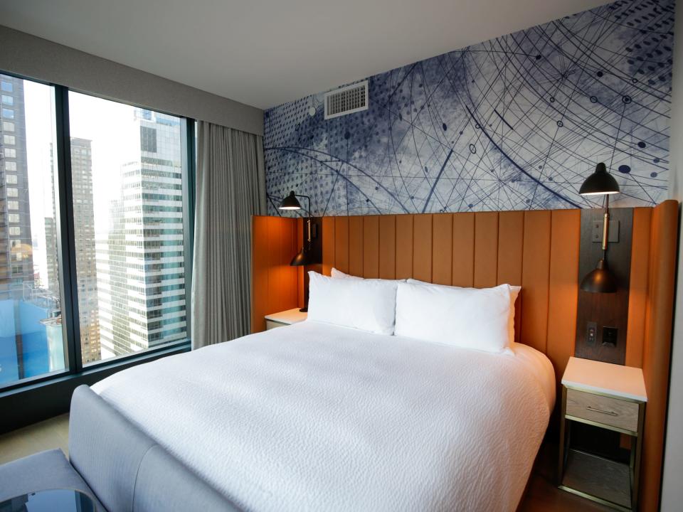 Bed in Tempo by Hilton Times Square 