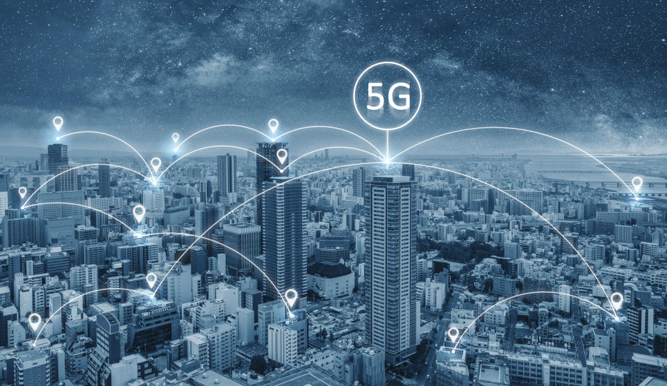 Visualization of 5G connections throughout a city