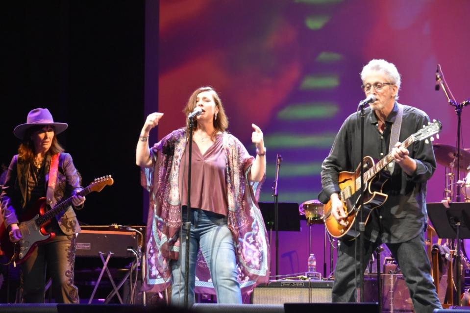 Kathy Valentine, Tara Austin and Rob Laufer perform ‘Tobacco Road’ at the Wild Honey ‘Nuggets” concert in Glendale May 19, 2023 (Chris Willman/Variety)