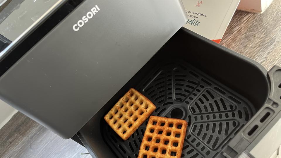 potato waffles in the cosori dual blaze