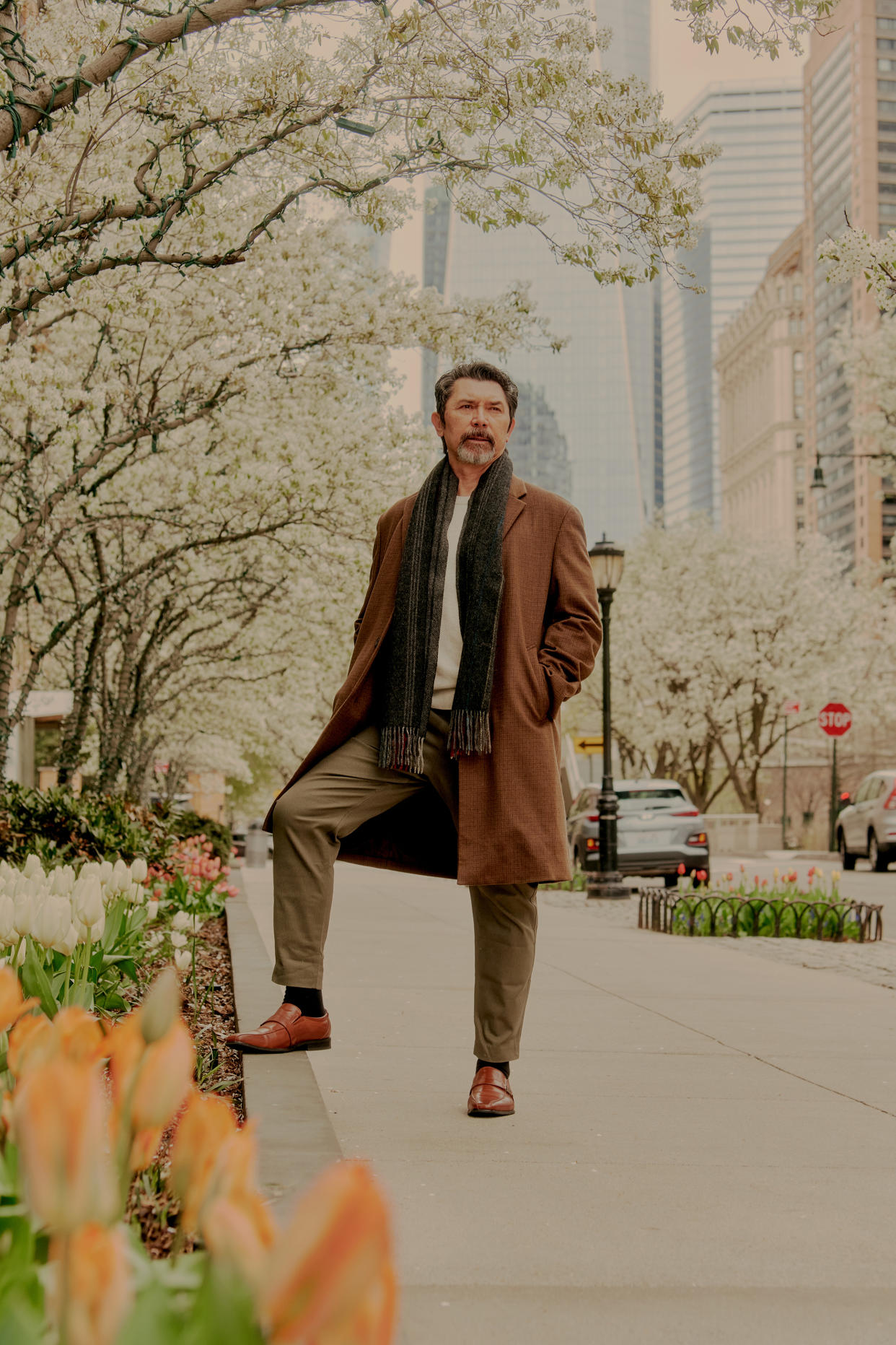 El actor Lou Diamond Phillips en Battery Park City en Nueva York, el 16 de abril de 2021. (Victor Llorente/The New York Times)