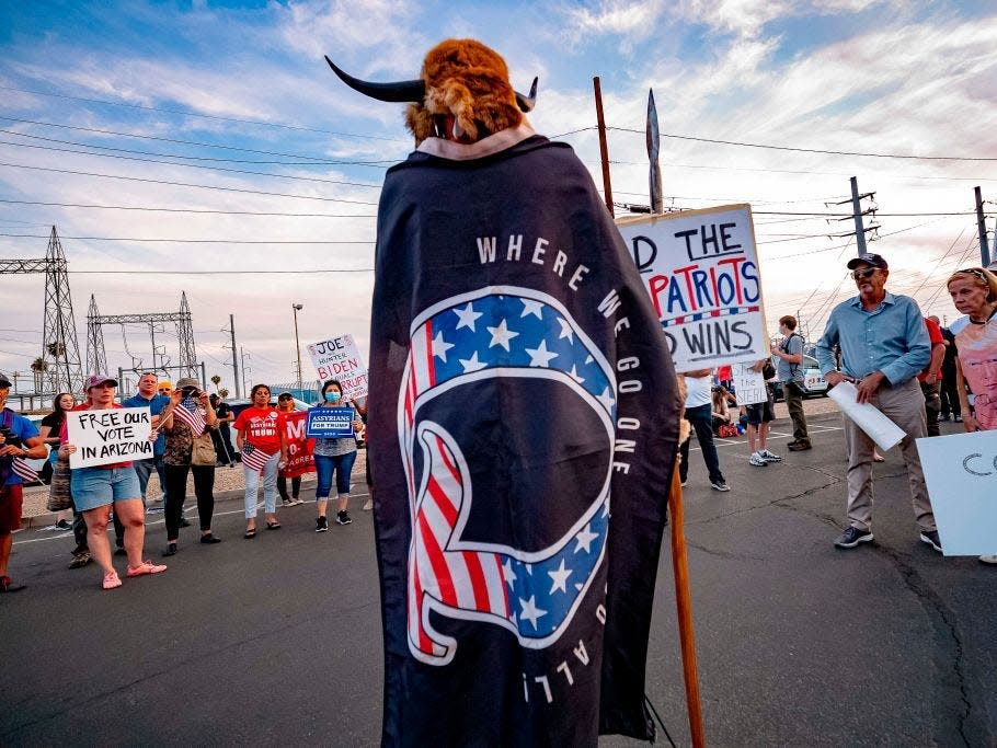 qanon arizona protests