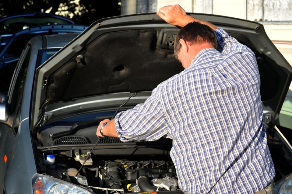 Drivers could save more than £300 on average by switching 20 days before their insurance policy is due to end compared with on the renewal date itself, according to comparethemarket.com (Ian Nicholson/PA) (PA Archive)