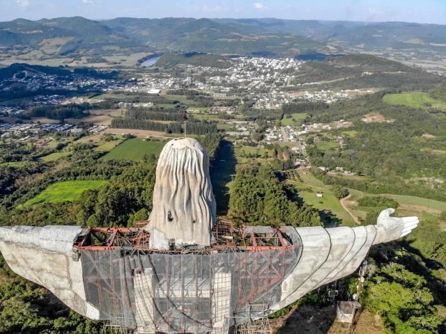 New statue in Suzano, Brazil. : r/TheSilphRoad