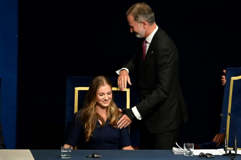 La princesa Leonor y el rey Felipe VI de España presiden la entrega de los Premios Princesa de Asturias, el 20 de octubre de 2023 en el Teatro Campoamor, en Oviedo (Miguel Riopa)