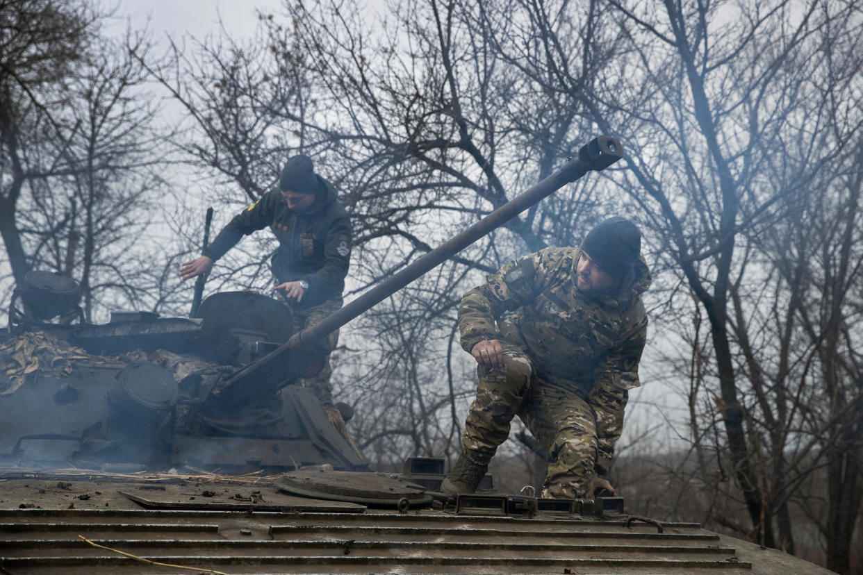 Una brigada de infantería mecanizada ucraniana en el frente de guerra en la región del Dombás en Ucrania, el 22 de diciembre de 2022. (Tyler Hicks/The New York Times).