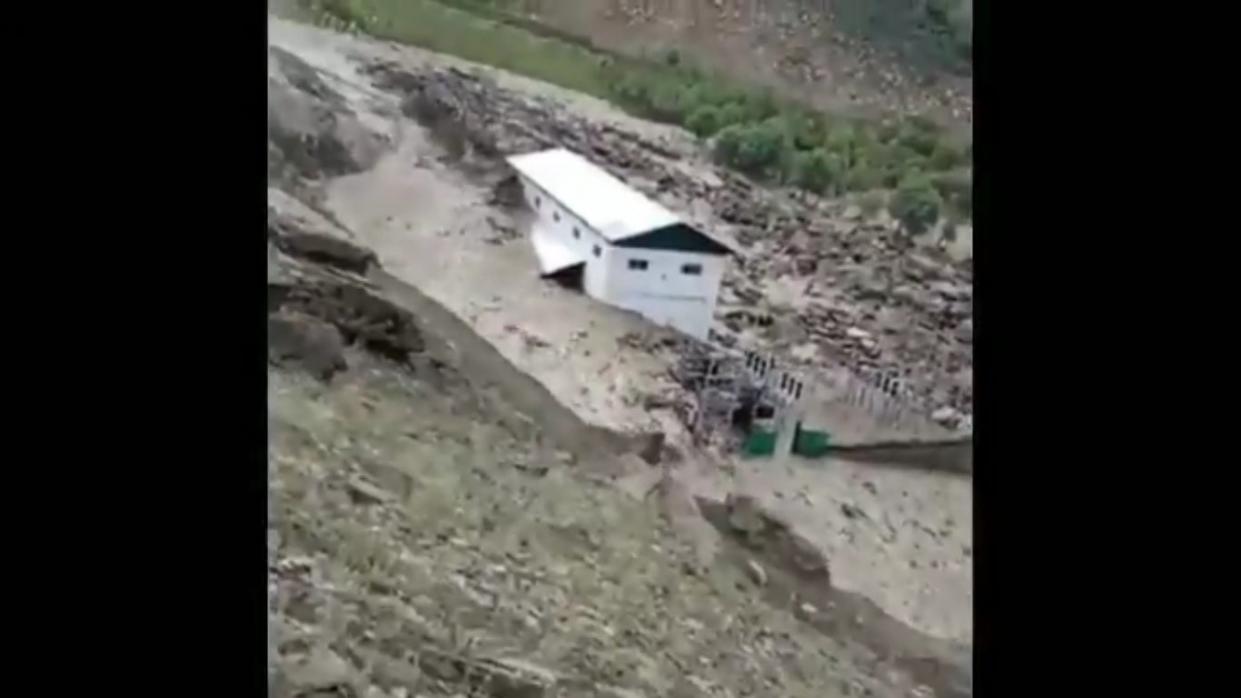 A cloudburst in Kishtwar district in Jammu and Kashmir on Wednesday led to floods that destroyed bridges and homes, claiming seven lives  (Screengrab/ Twitter)