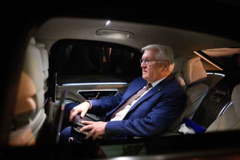 German President Frank-Walter Steinmeier sits in a limousine after landing at Esenboga Airport in Ankara. Bernd von Jutrczenka/dpa