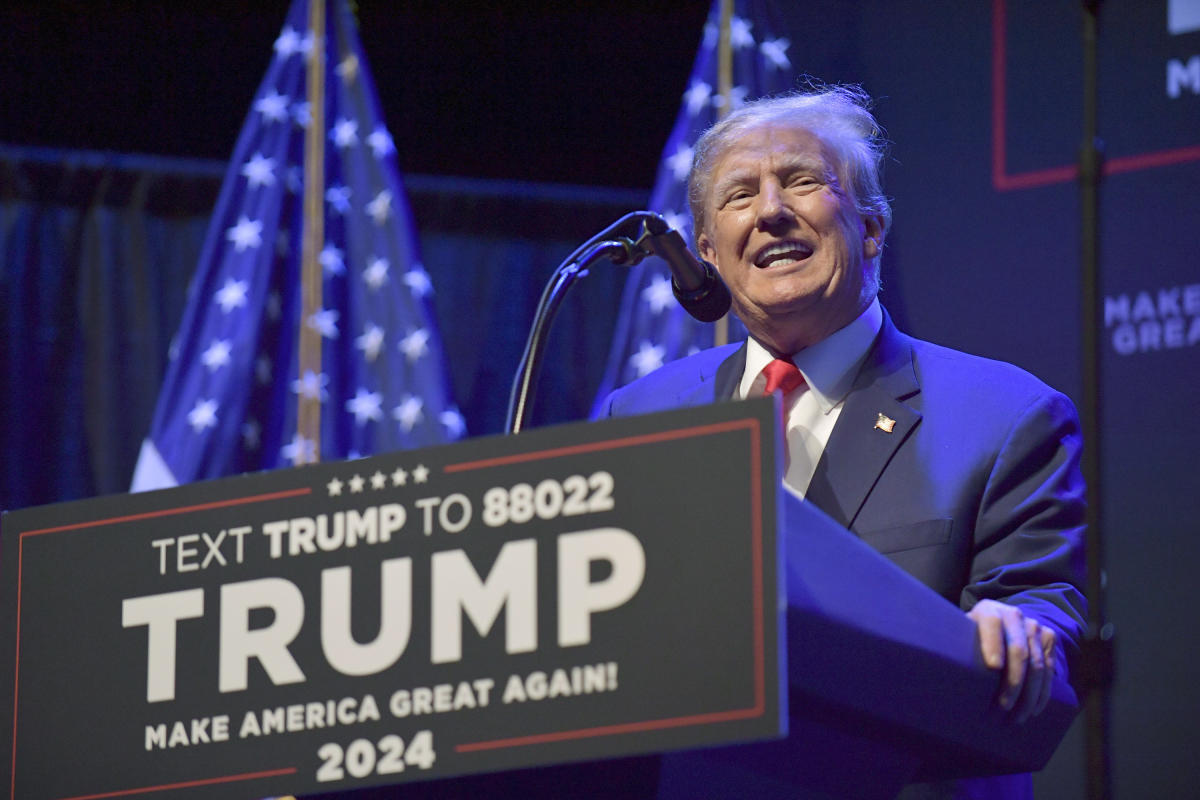 #Trump rallying supporters in Waco ahead of possible charges