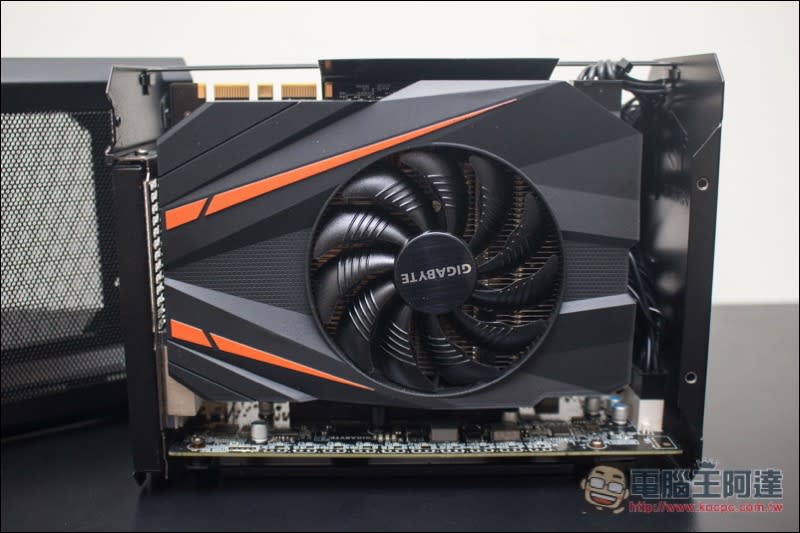 破解MacBook使用限制! 技嘉 AORUS GTX 1070 外接顯示卡盒 讓你玩3D遊戲也沒問題