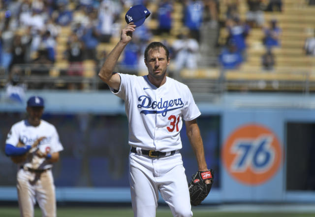Dodgers' Max Scherzer loses perfecto in 8th after 3,000th K