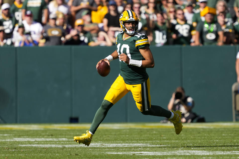 September 29, 2024; Green Bay, Wisconsin, USA; Green Bay Packers quarterback Jordan Love (10) attempts to throw a pass in the fourth quarter against the Minnesota Vikings at Lambeau Field. Mandatory attribution: Jeff Hanisch-Imagn Images