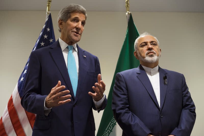 2015年諾貝爾和平獎熱門人選，美國國務卿凱瑞（John Kerry，左）與伊朗外長札里夫（Mohammad Javad Zarif）（美聯社）