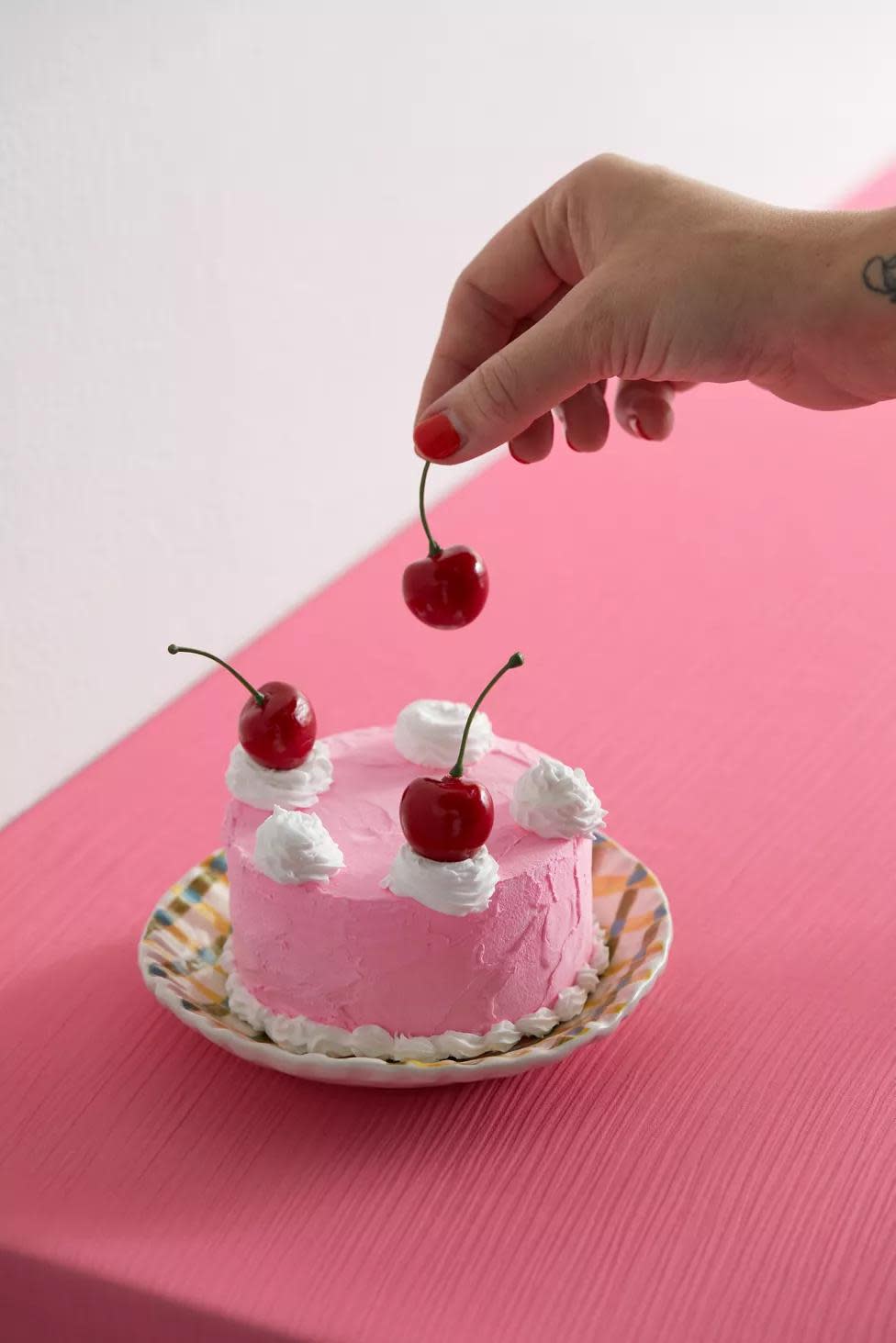 <p><a href="https://go.redirectingat.com?id=74968X1596630&url=https%3A%2F%2Fwww.urbanoutfitters.com%2Fshop%2Fjenny-lemons-diy-fake-cake-kit&sref=https%3A%2F%2Fwww.delish.com%2Fholiday-recipes%2Fchristmas%2Fg37710947%2Ffunny-christmas-gifts%2F" rel="nofollow noopener" target="_blank" data-ylk="slk:Shop Now;elm:context_link;itc:0;sec:content-canvas" class="link rapid-noclick-resp">Shop Now</a></p><p>Jenny Lemons DIY Fake Cake Kit</p><p>Urban Outfitters</p><p>$49.00</p>