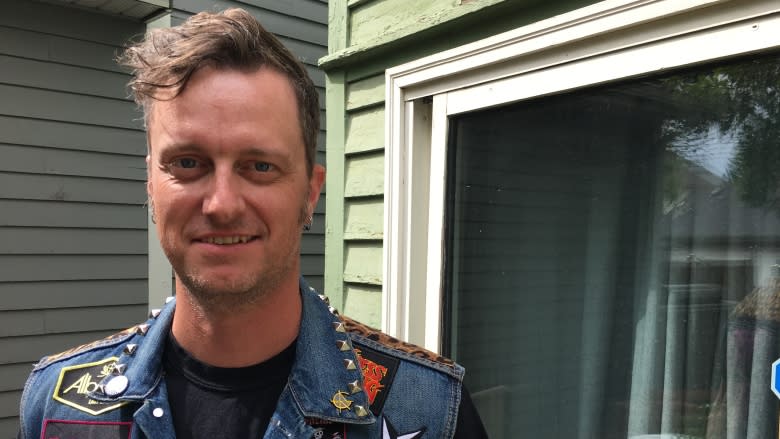 Calgary punk rocker taps social media to find a kidney