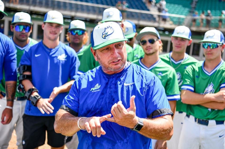 FGCU baseball coach Dave Tollett talks to his team after winning his 700th career game on Sunday against Jacksonville State.