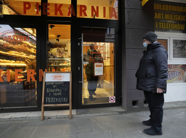 Personas con la mascarilla contra Covid en Varsovia 